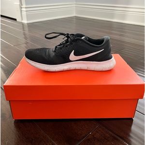 Nike Women’s Revolution 5
